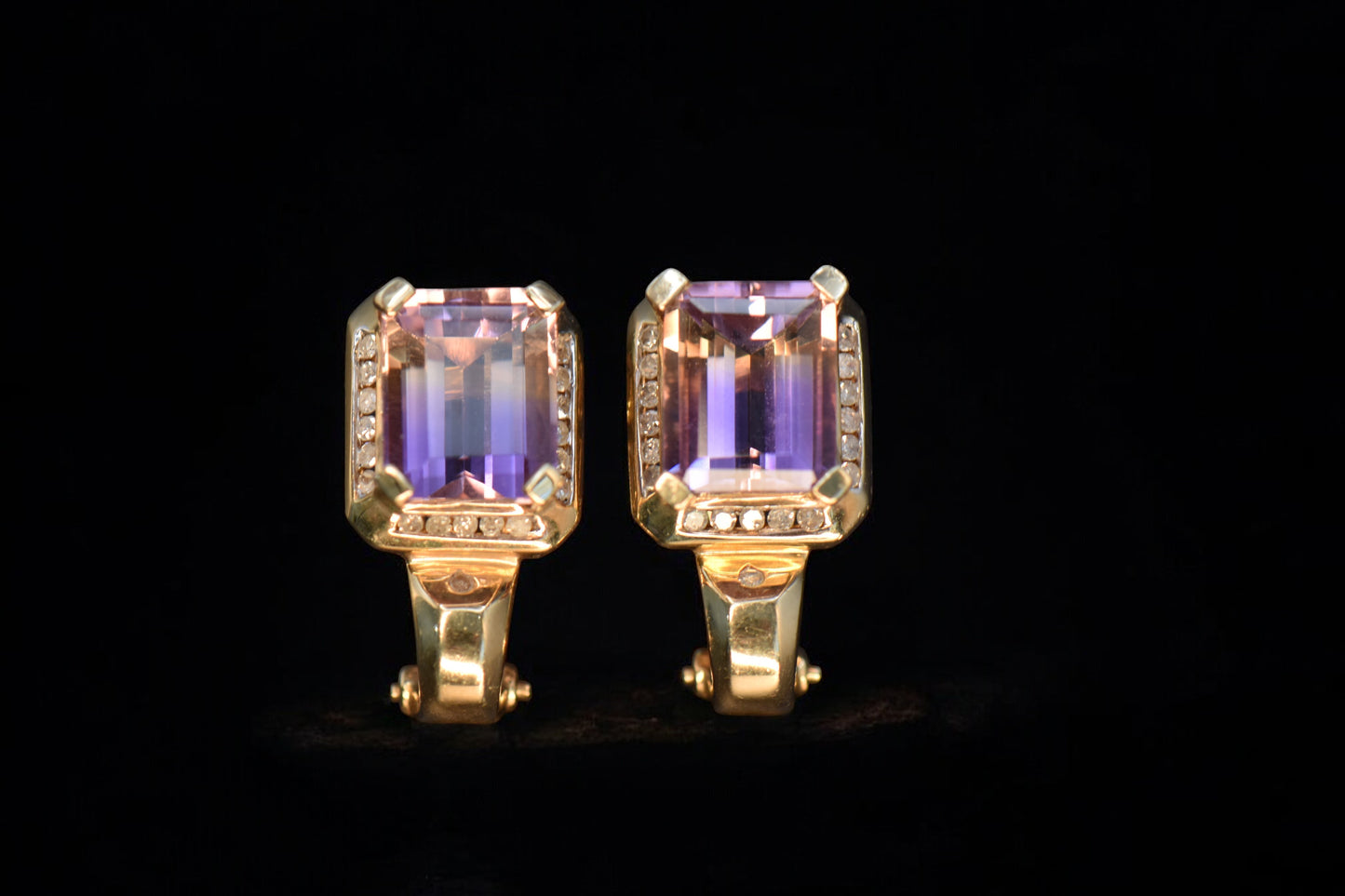 14K Yellow Gold Amethyst Yellow Diamond Stud Earrings / Aretes con Amatista y Diamantes Amarillos en Oro 14K