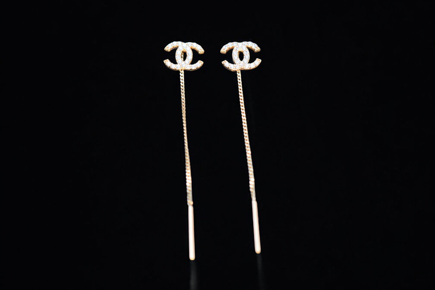 14K Yellow Gold Double C Threader Earrings with Diamonds / Aretes Colgantes Doble C en Oro 14K con Diamantes