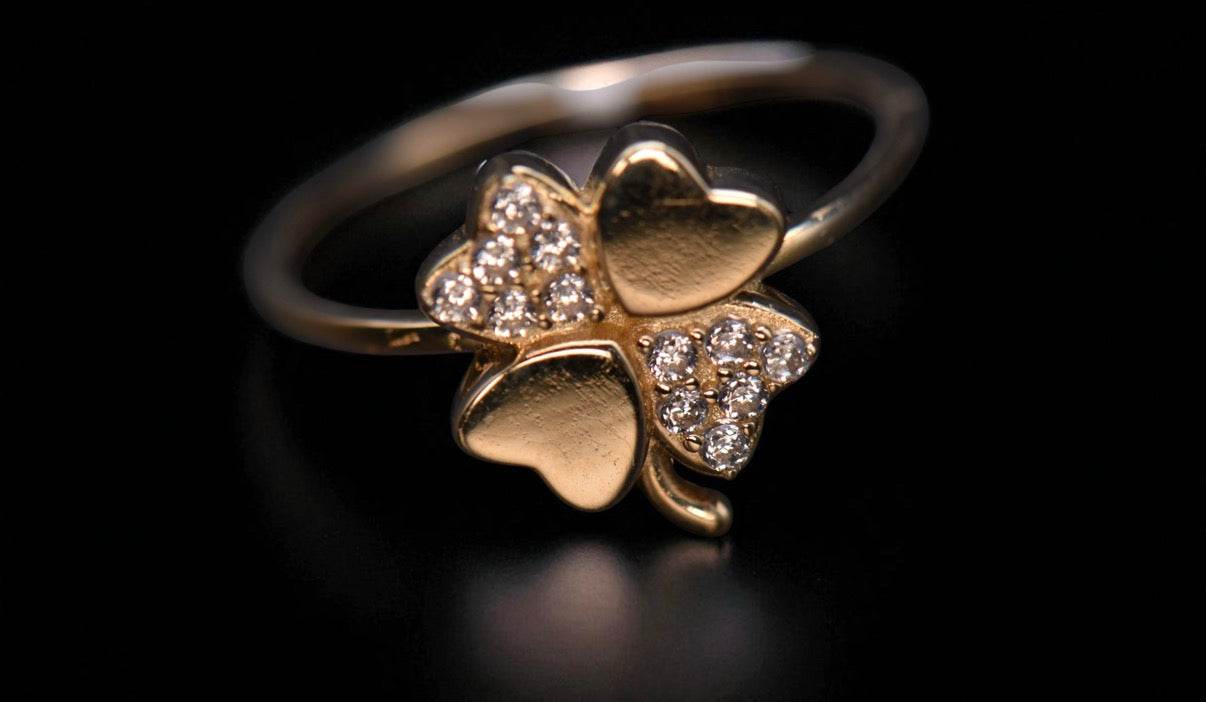 14K Yellow Gold Lucky Ring Size 7/ Anillo de Trebol en Oro Amarillo 14K Talla 7