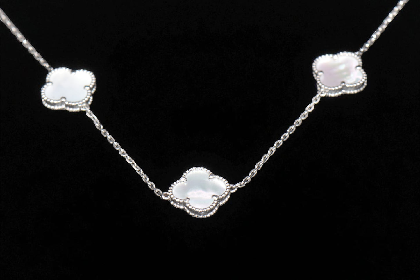 10K White Gold Necklace 5 Pearl Flowers / Cadena Oro Blanco 10K 5 Flores Perlada