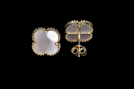 14K Yellow Gold Pearl Flower Earrings / Aretes de Flor con Perla en Oro 14K