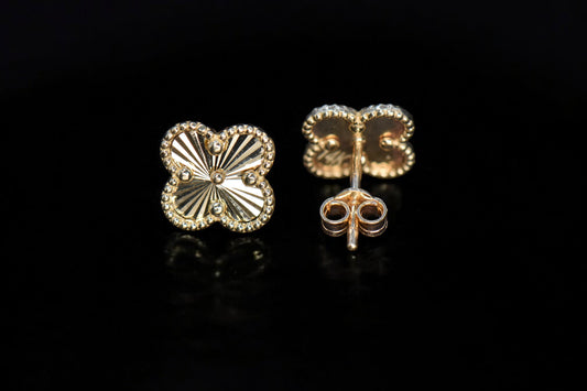 14K Yellow Gold Flower Stud Earrings / Aretes de Flor en Oro 14K