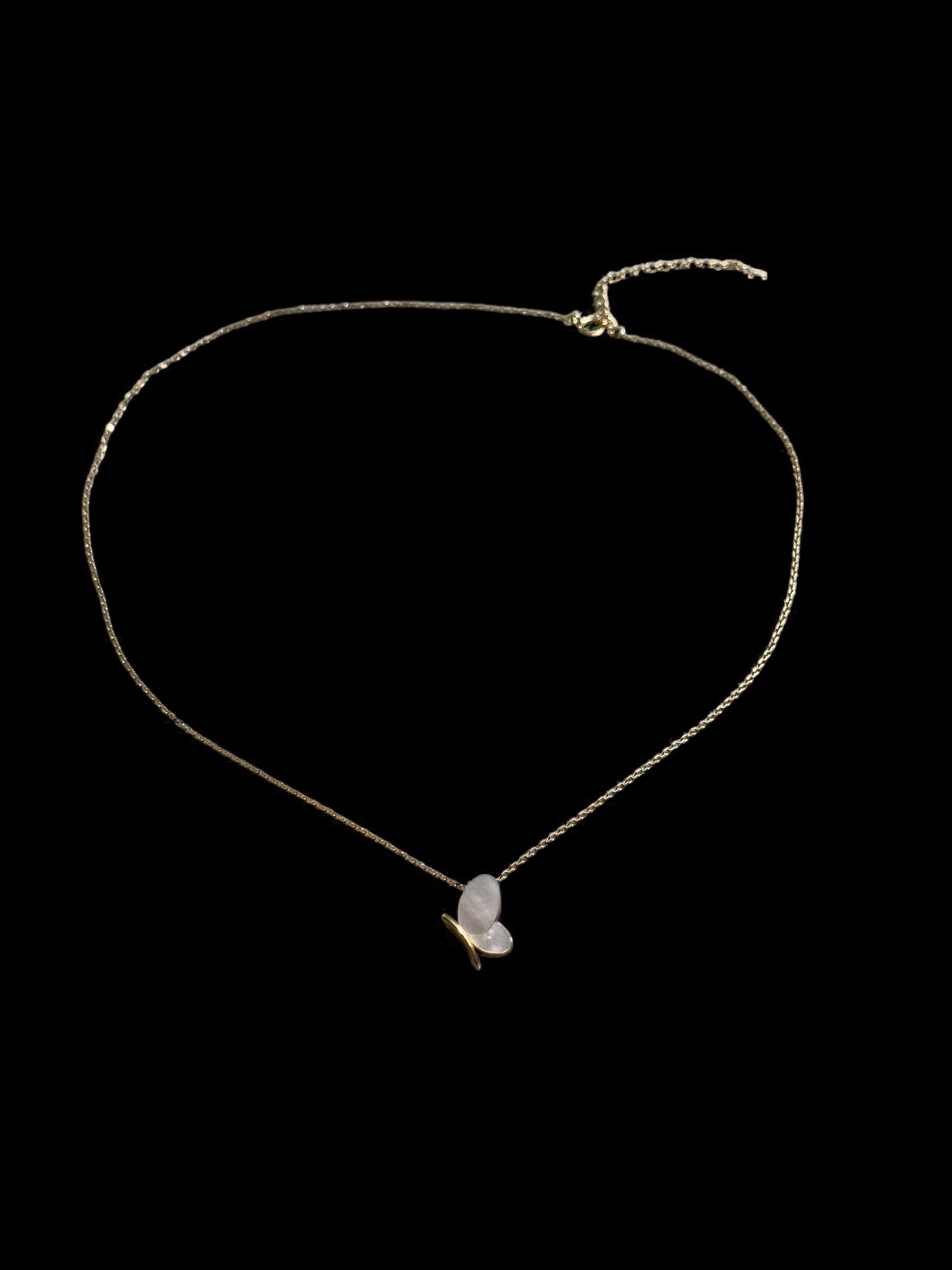 14K Yellow Gold Necklace with Pearl Butterfly / Cadena de Mariposa con Perla en Oro 14K