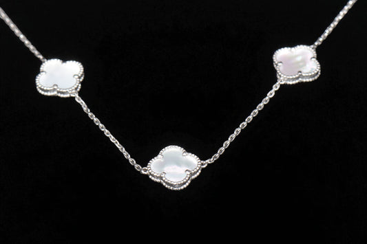 10K White Gold Necklace 5 Pearl Flowers / Cadena Oro Blanco 10K 5 Flores Perlada